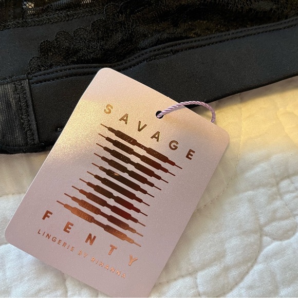 Savage X Fenty Black Lace Triangle Bra with Adjustable Straps NWT - Picture 4 of 5